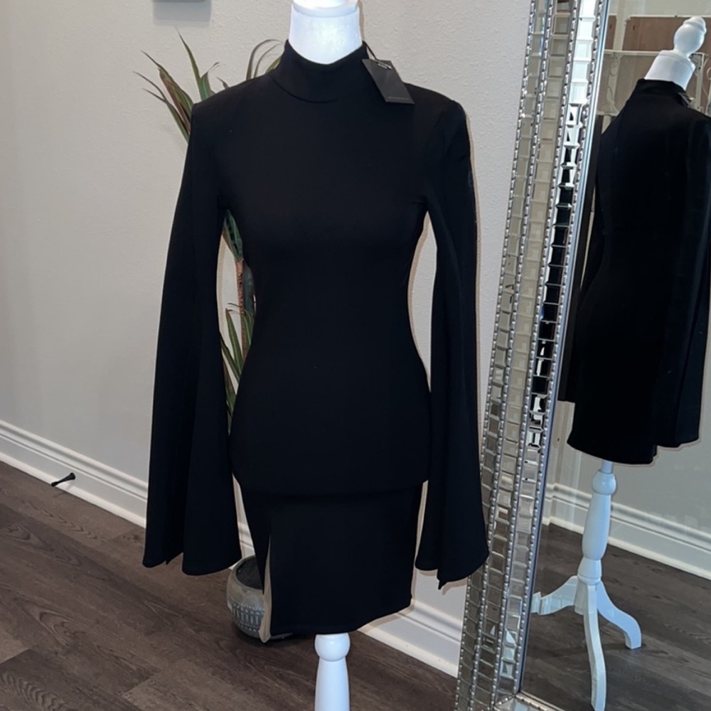 NWT x REVOLVE Mr. Gibson Mini Dress in Black
Michael Costello - Picture 10 of 10